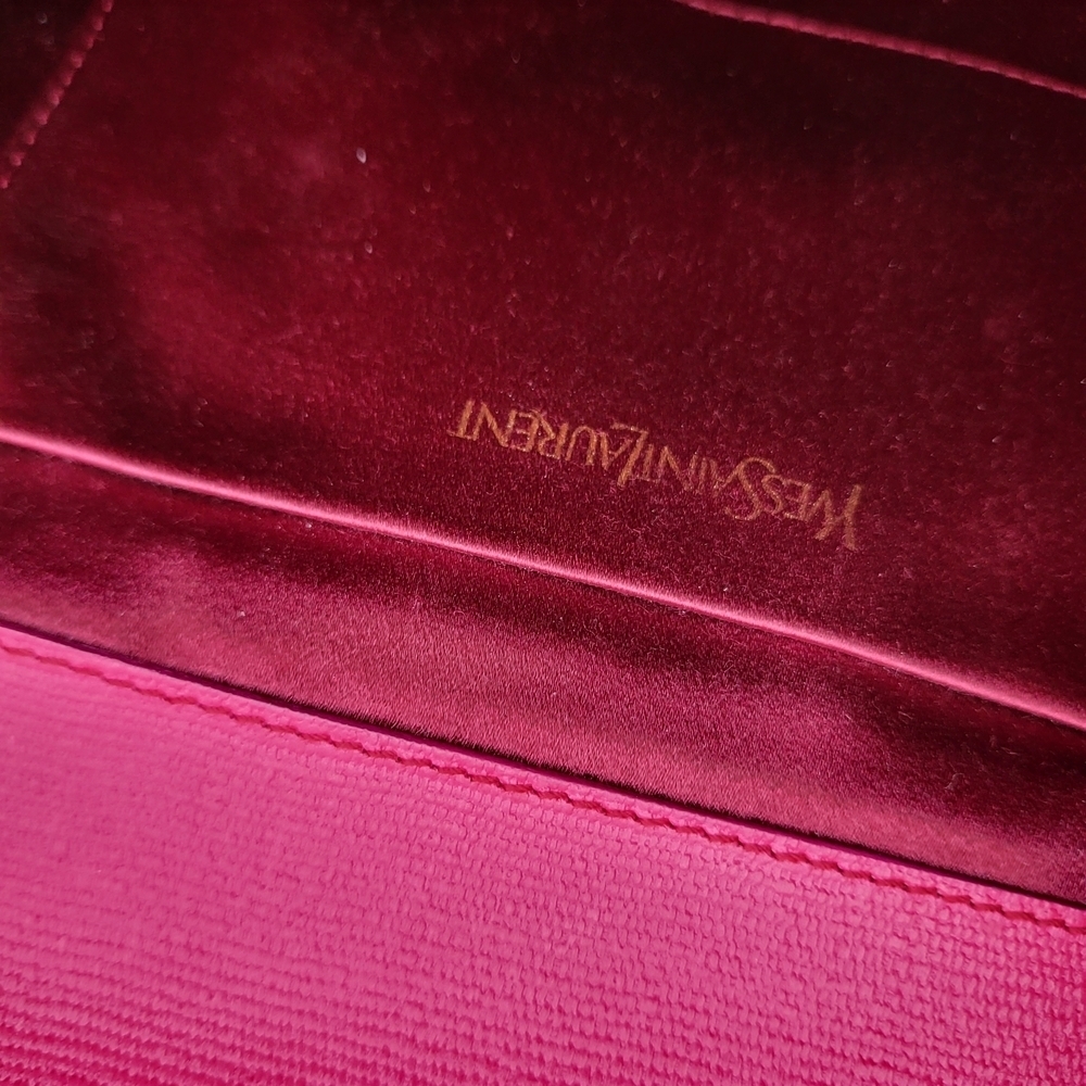YVES  SAINT LAURENTCalfskin Classic Y Ligne Clutch Fuchsia..Authentic... - Picture 7 of 16